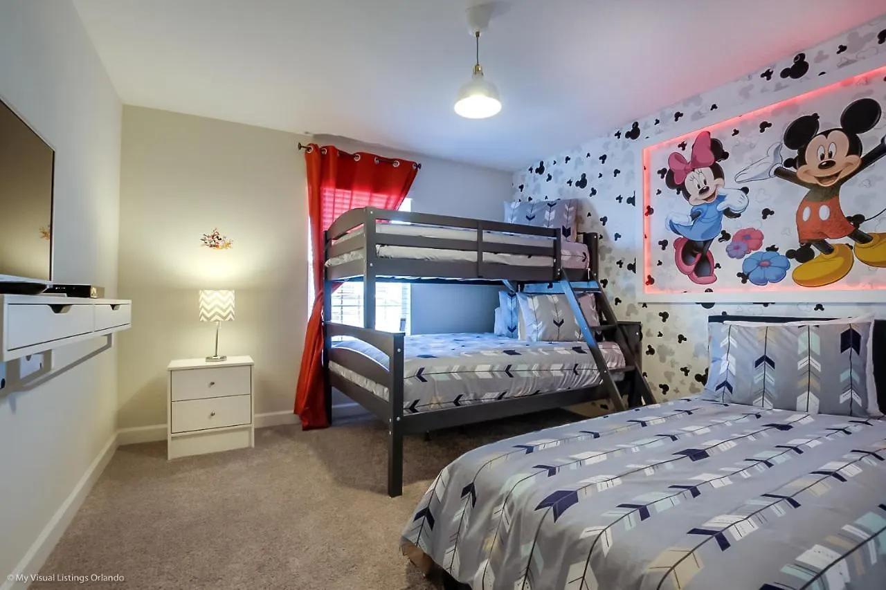 1572Sd00 Villa Four Corners